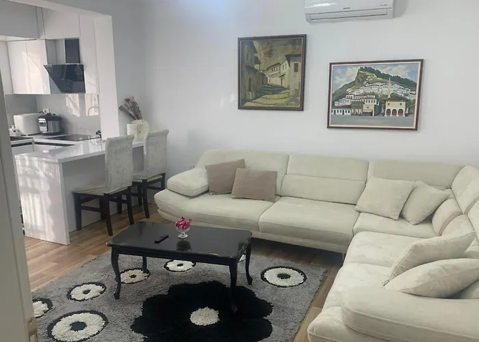 In Berat's Center 培拉特