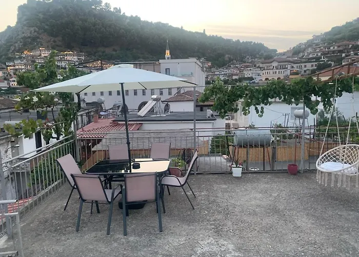 In Berat's Center * 培拉特